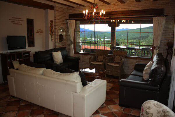 Salón de estar en casa rural El Olmo